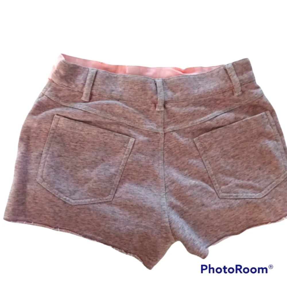 Splendid Women's Raw Hem Shorts. Size S. - Picture 3 of 8